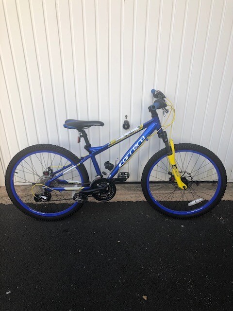 carrera bikes blue and yellow
